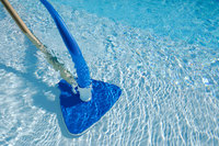 Как почистить бассейн в домашних условиях?