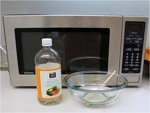 Как очистить микроволновку с помощью соды и уксуса — пошаговая инструкция