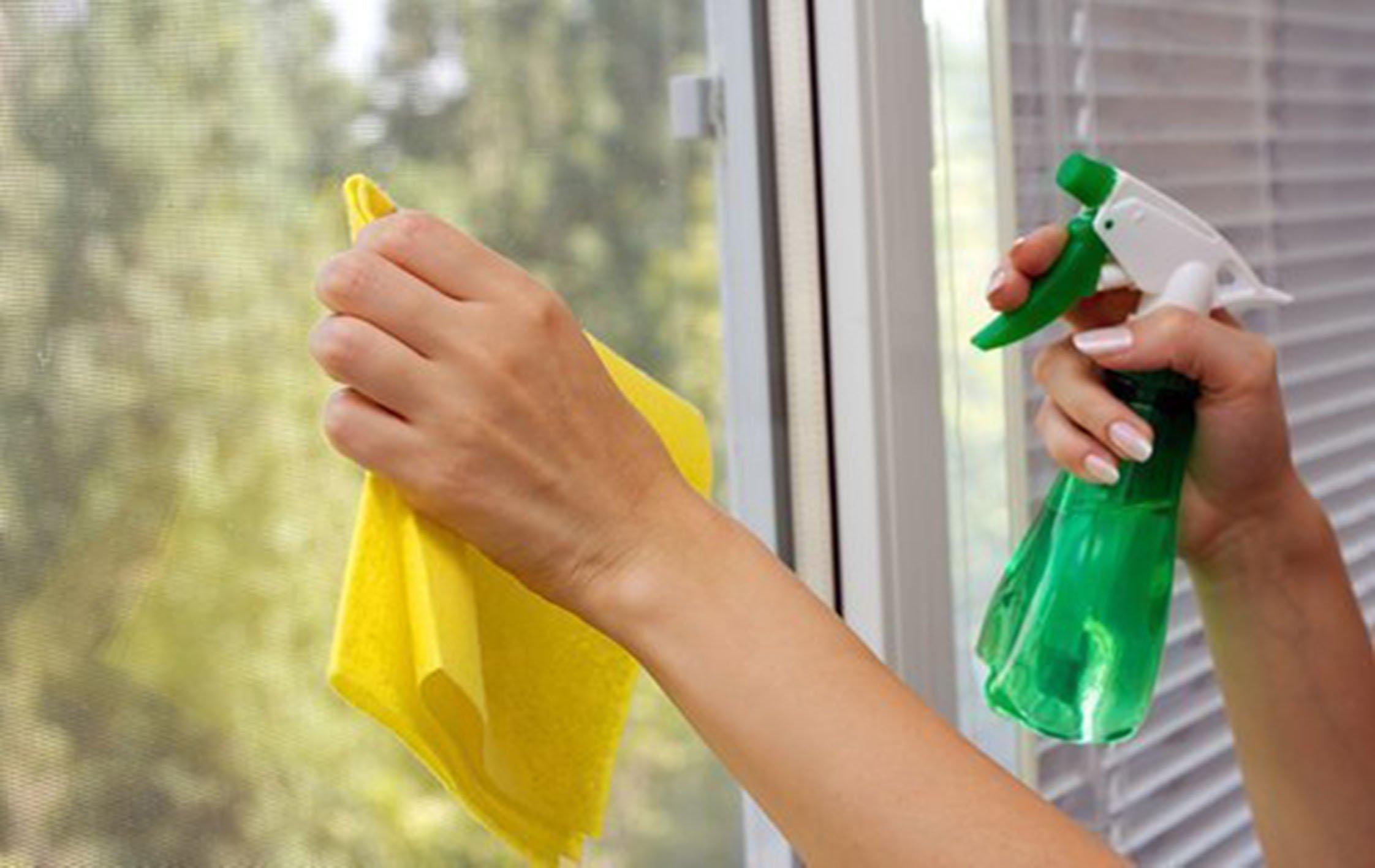 Как помыть окна на балконе 