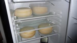Эффективные советы и правила как хранить сыр в холодильнике и без него