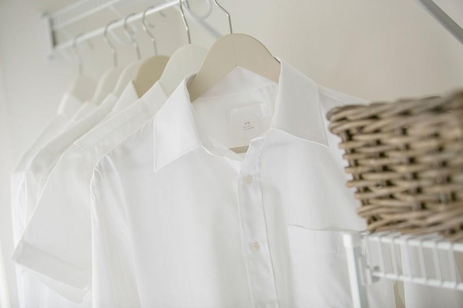 Как убрать желтые пятна с белой одежды - все известные способы, которые обязательно помогут